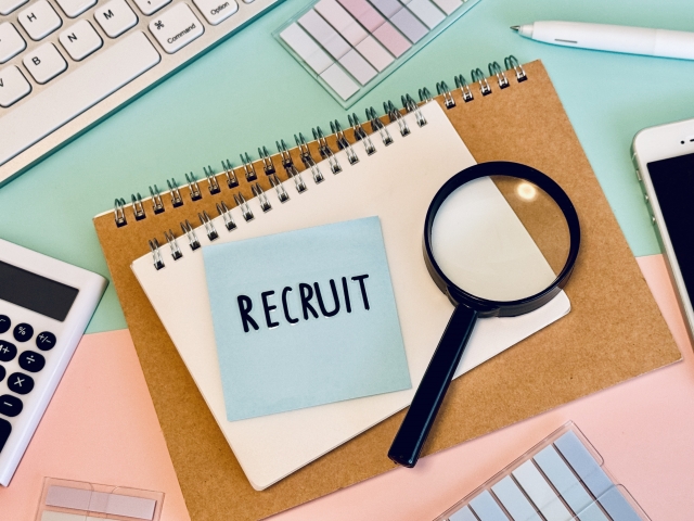 RECRUIT