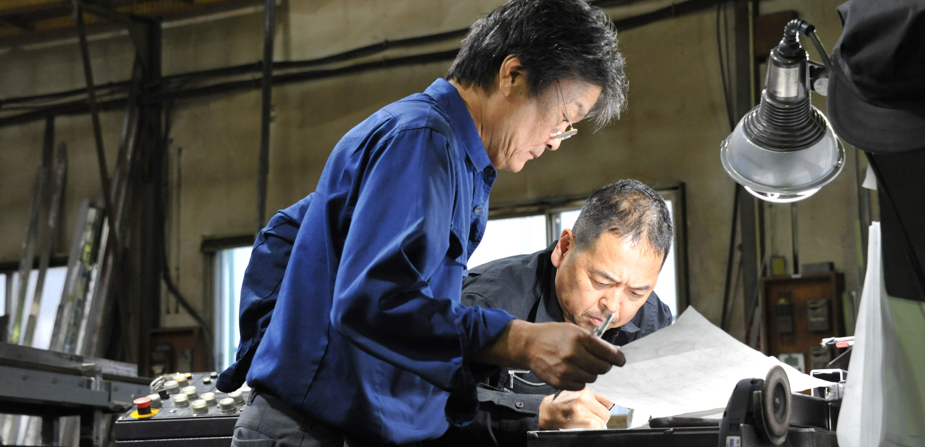 有限会社河西鉄工所のロゴ